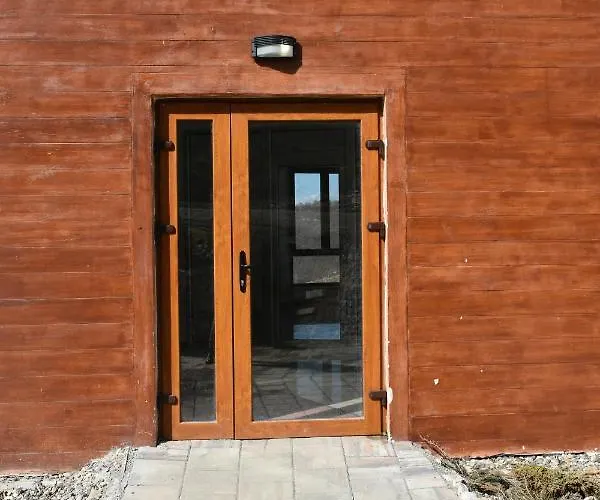 Apartament S 68, Milmari